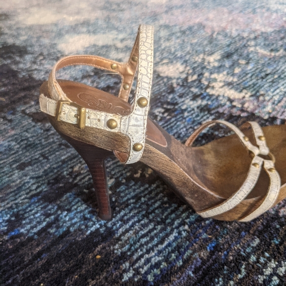 Wood Heels - Picture 3 of 9